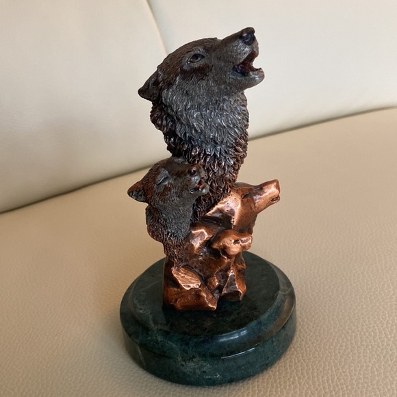 Kitty Cantrell’s “Wild Music” Wolf Sculpture - Picture 10 of 13